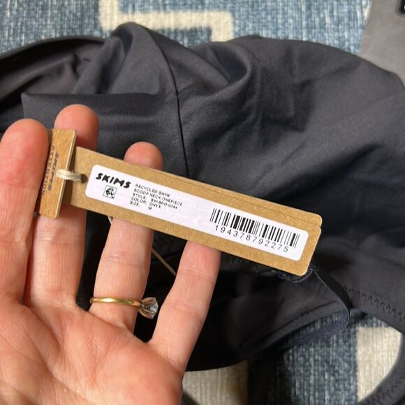 SKIMS scoop neck one piece NWT ONYX - Picture 6 of 10